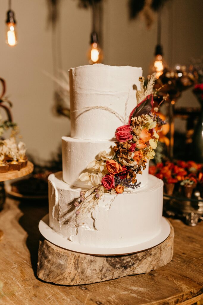 three tier wedding cakle