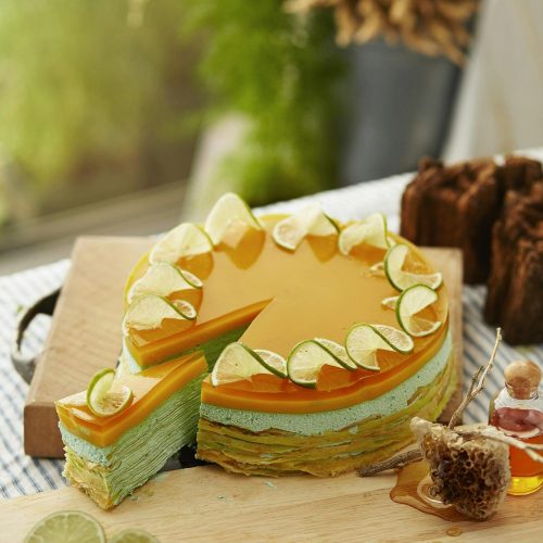 Delicious lime crepe cake with honey, perfect for dessert or special occasions.